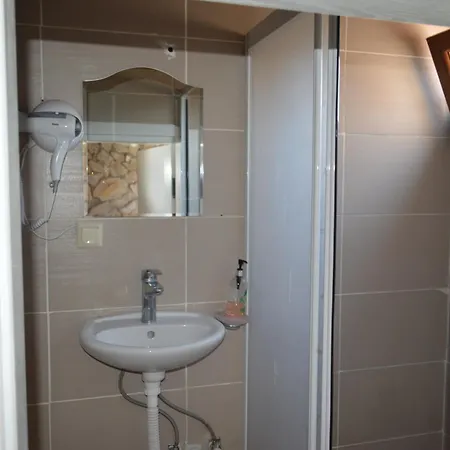 Koilada Carpisantuerk Konaklari * İmroz