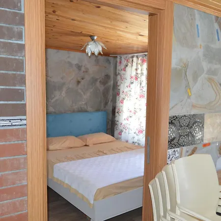 Koilada Carpisantuerk Konaklari İmroz